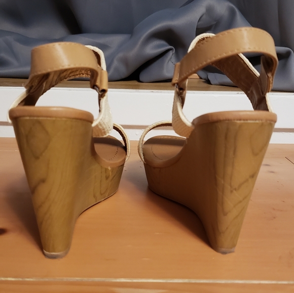 Shoes - Picture 3 of 6